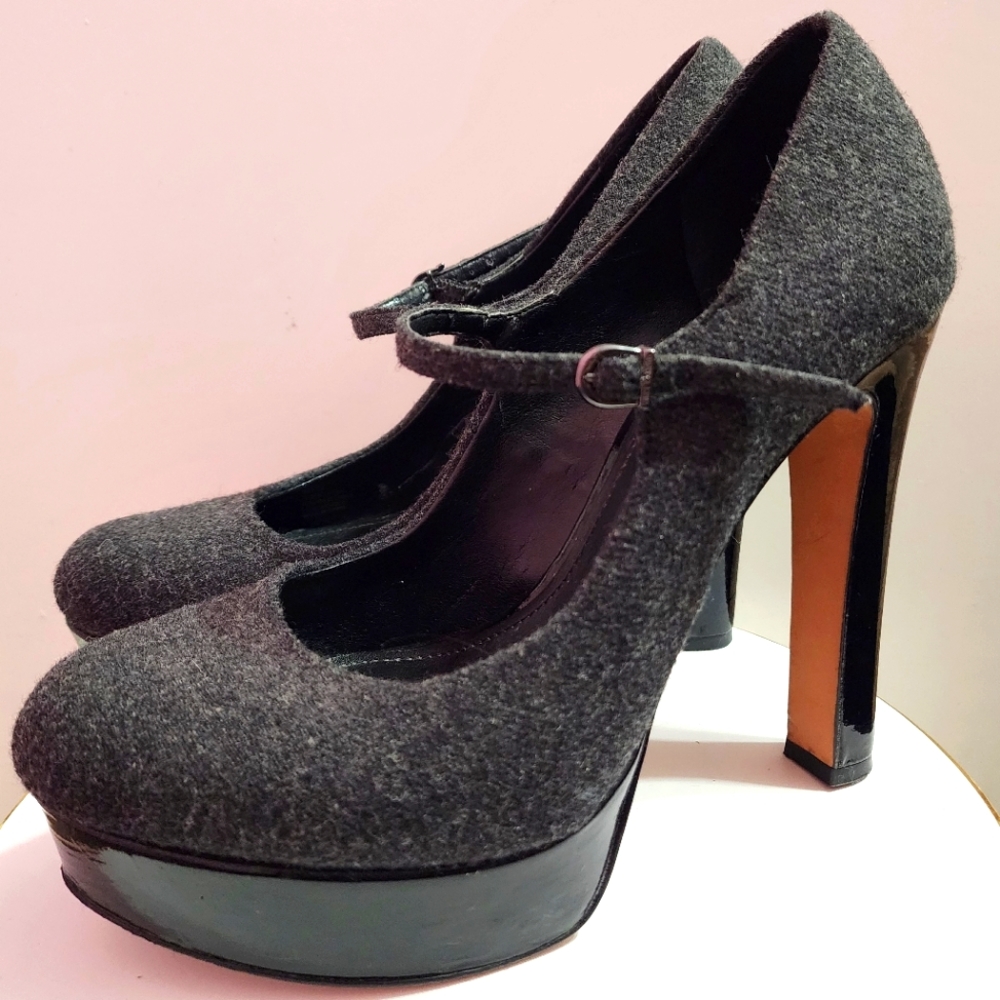 Vince Camuto heels - size 9 - Gray & Black